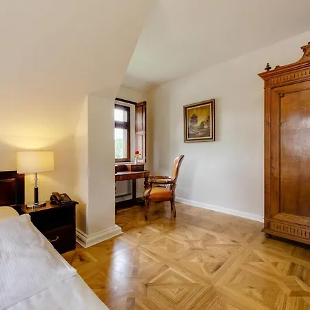 Schloss Purschenstein 4*