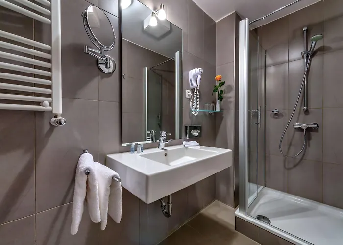 Schloss Purschenstein 4* نيوهاوسين