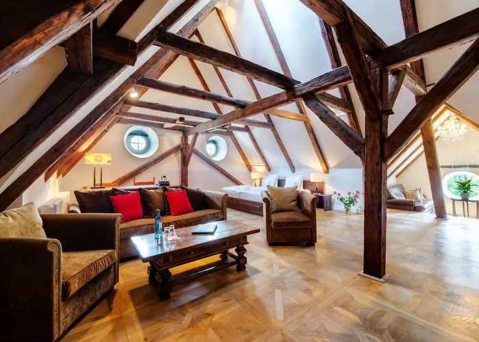 Schloss Purschenstein 4* نيوهاوسين